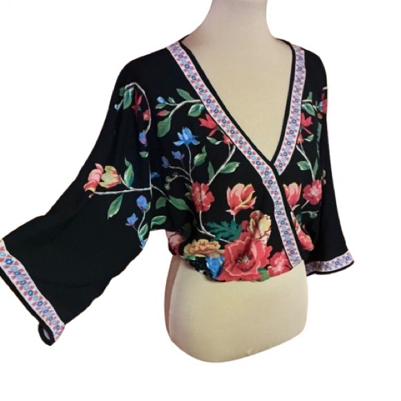 Nordstrom Flying Tomato boho floral bright V neck blouse - Picture 1 of 10